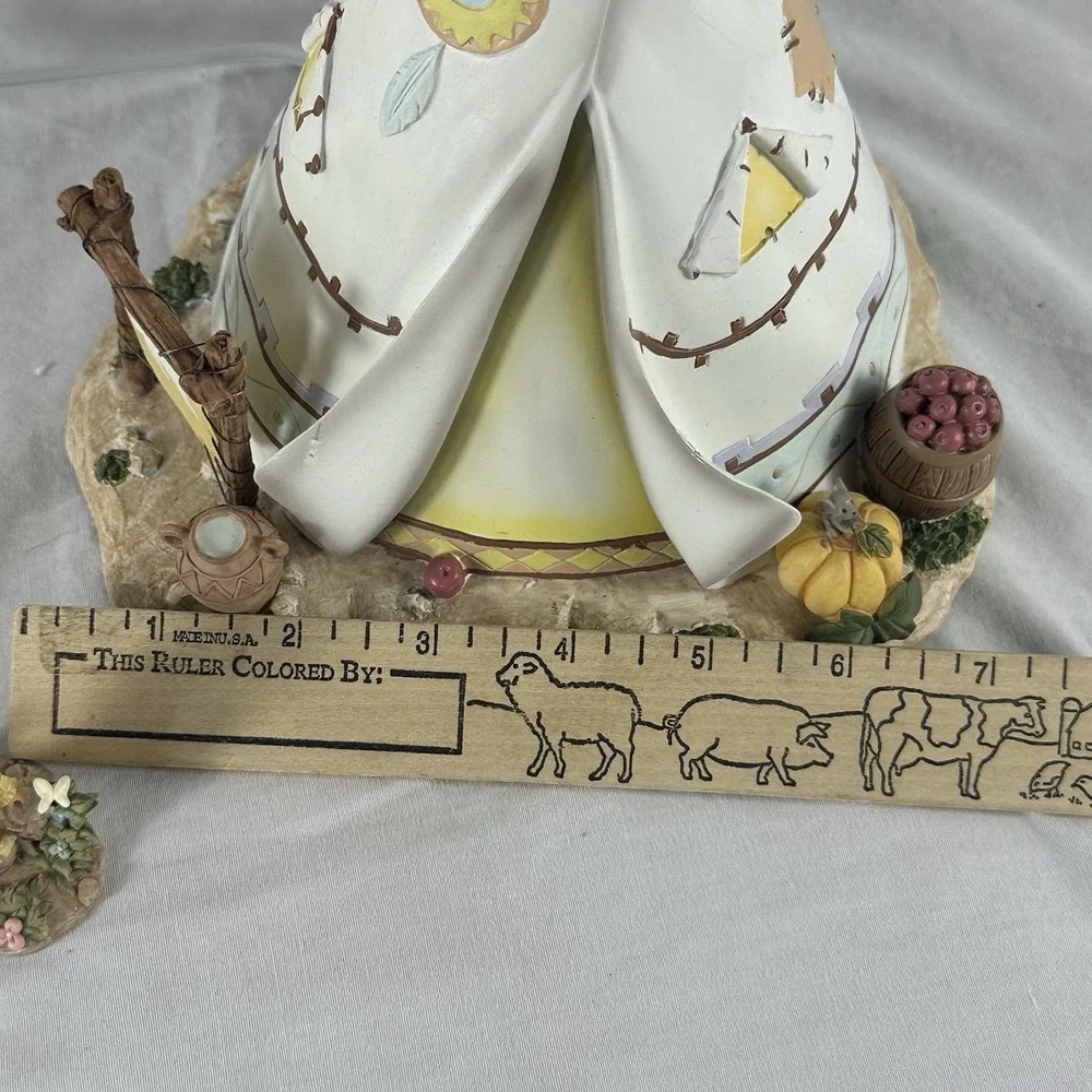 Precious Moments Hawthorne Village Full of Blessings Teepee‎ First Thanksgiving